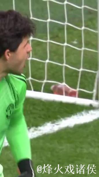 拉门斯对阵伯恩茅斯数据：5次扑救，4次禁区内扑救，7次夺回球权